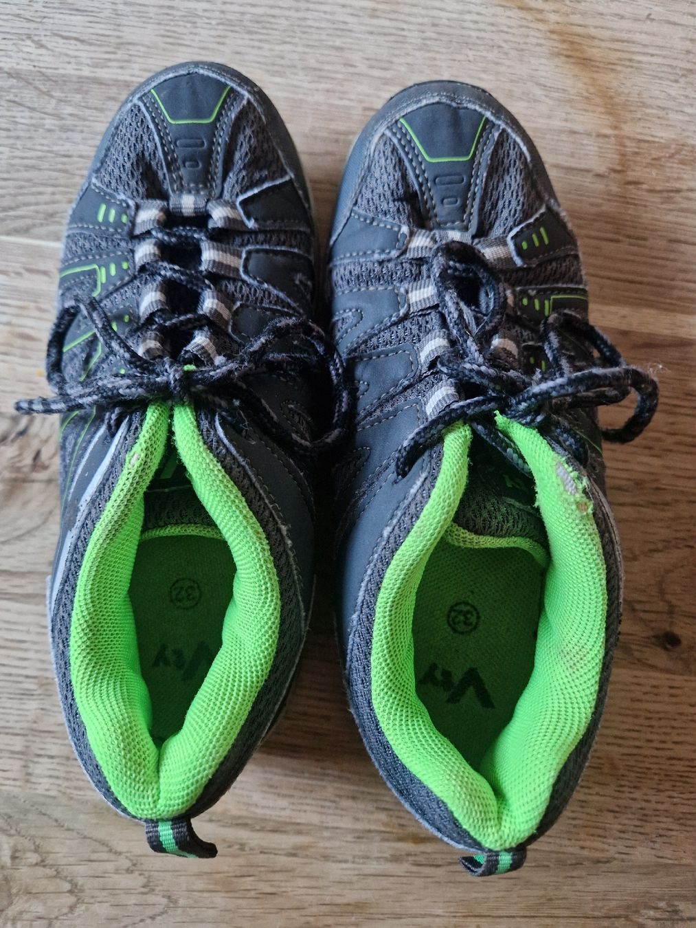 Scarpe da uomo: Trekkingschuhe gr. 32 – Usato da Mülligen venduto da Dela19 3