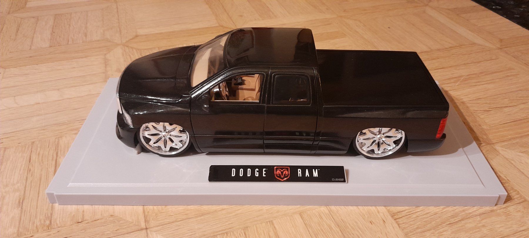 Dodge Modellini d'auto: Dodge RAM 1:18 – Nuovo (secondo la descrizione) da Nunningen venduto da Turbofritz01