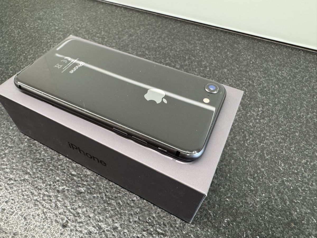 Apple Portables: iPhone 8 64GB Space Grey – D'occasion à Bern par dingodachs 4