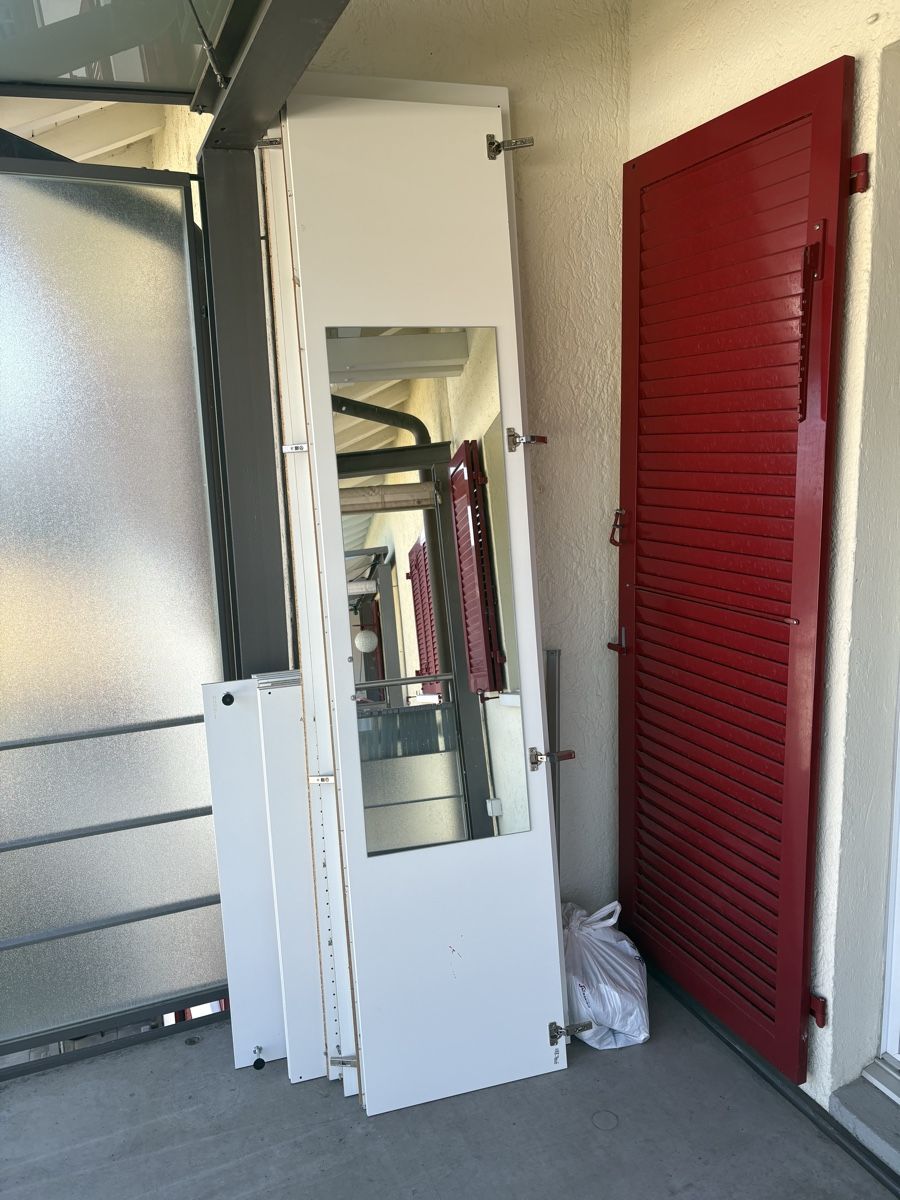 Armoires: Schrank hoch 237x100x61 – D'occasion à Zürich par natalie78 2