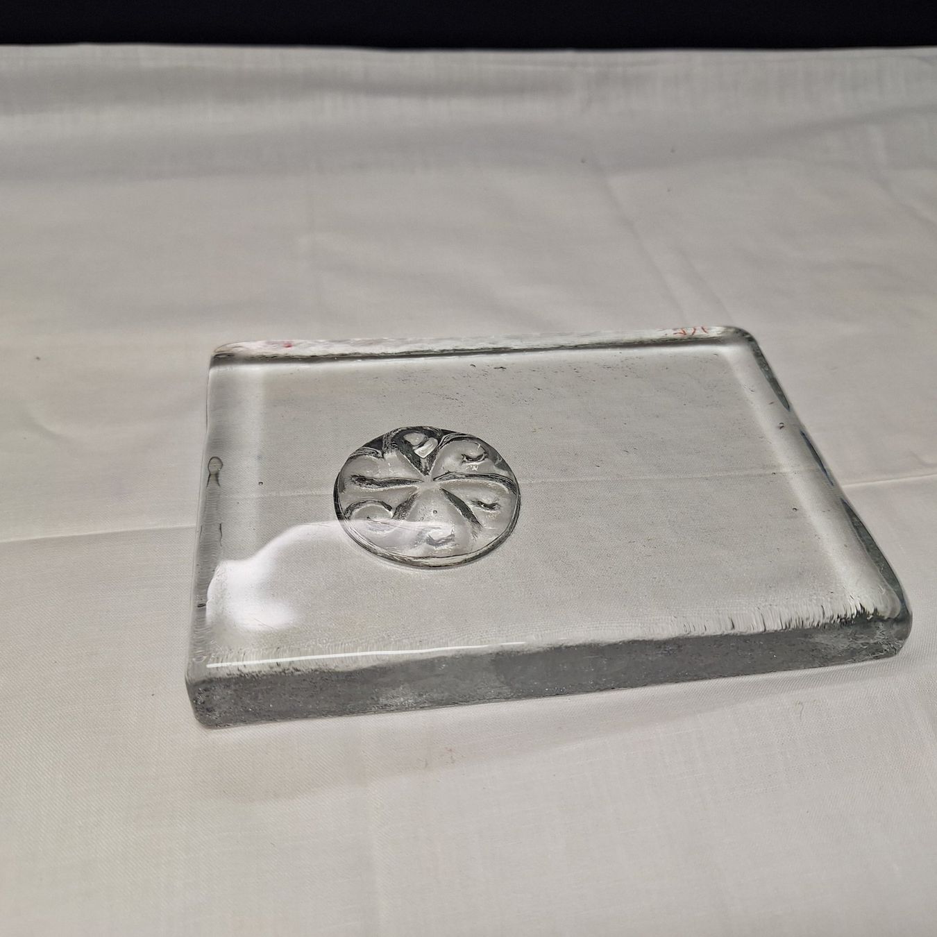 Bicchieri: Butterglas, Glasblock mit Muster, oder Briefbeschwerer – Usato da Winterthur venduto da Goldpipau 3