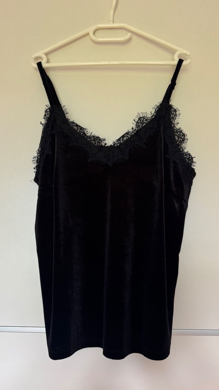 Vero Moda Tops: Top Vero Moda – D'occasion à Bulle par Math2601