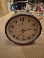 Antiker Wecker, Vintage Stil, nostalgisch, defekt