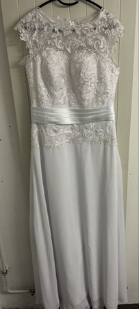 Elegantes, weisses Kleid