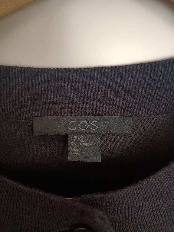 Giacche: Spezieller Cardigan von Cos – Usato da Zürich venduto da Melianea 2