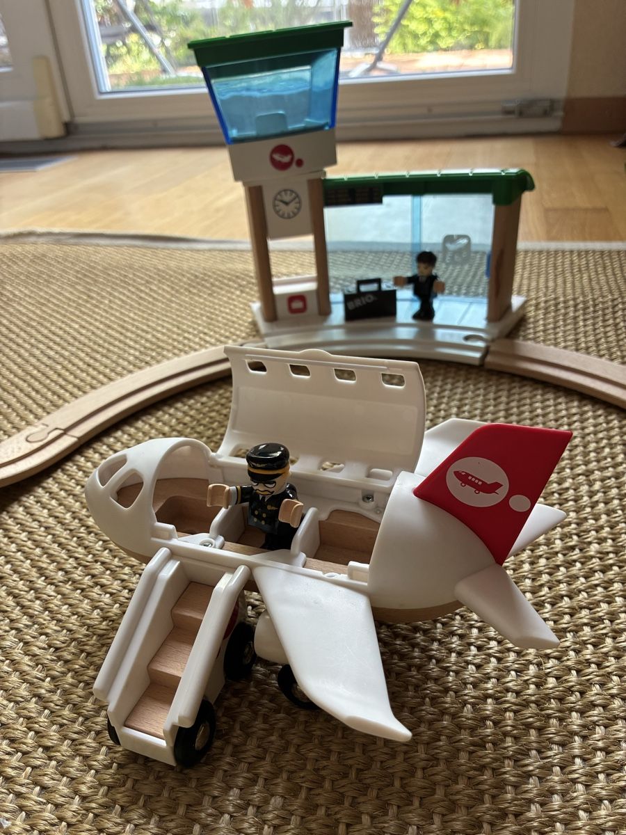 Brio Giocattoli: Brio Airport Monorail Set 33301 – Usato da Lucens venduto da metaD 1