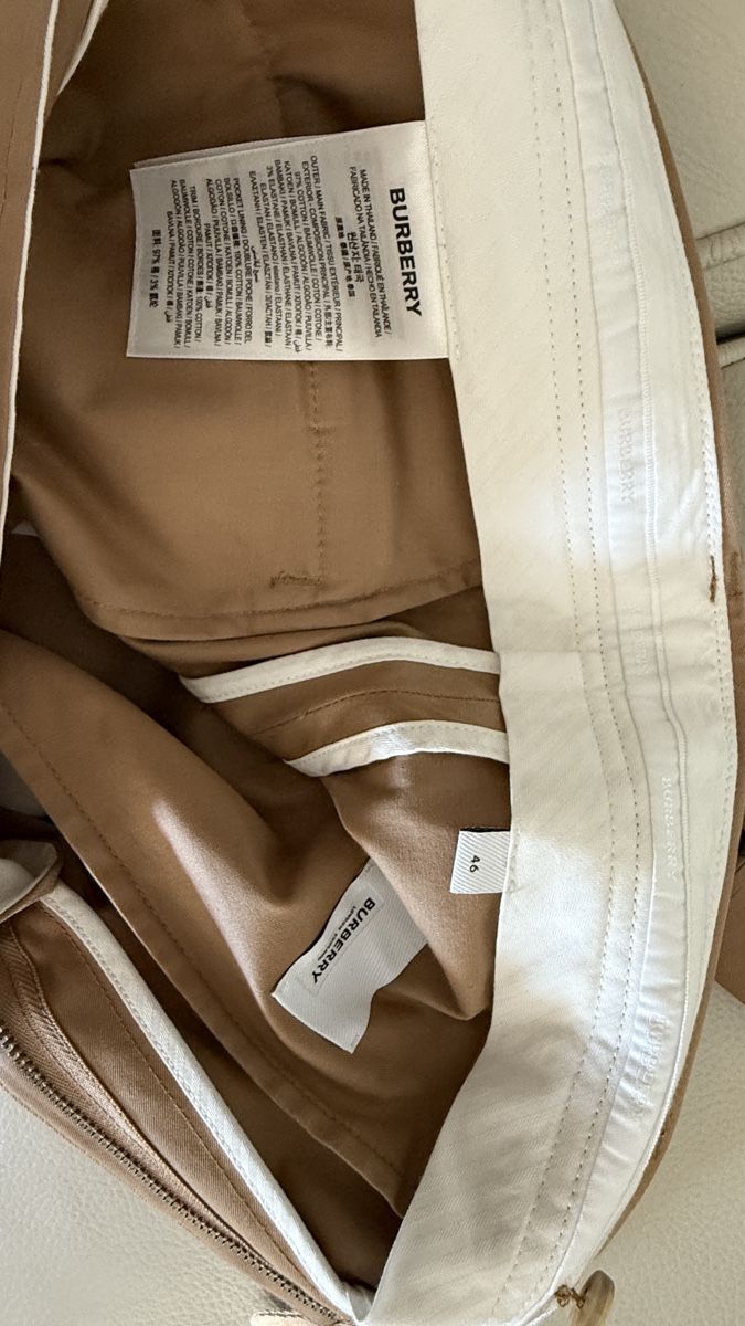 Burberry Pantaloni: Burberry kurze Hosen  – Nuovo e nell'imballaggio originale da Lachen SZ venduto da HelvetiaLuxury 3
