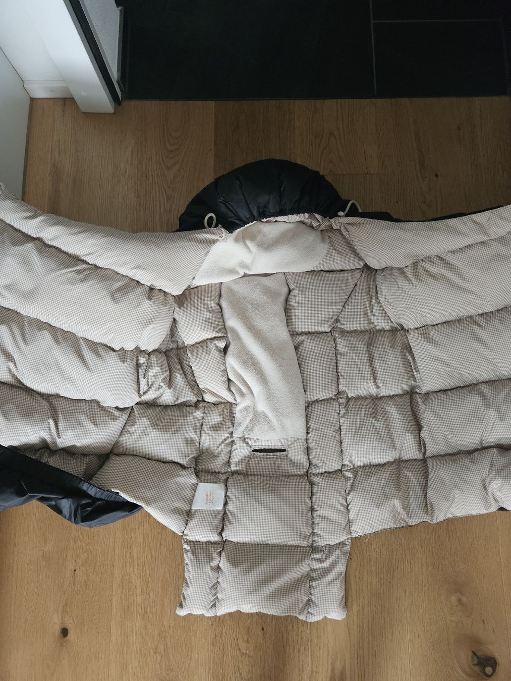Stokke Sacchi a pelo: Fusssack Stokke Kinderwagen schwarz/beige – Usato da Menznau venduto da and_mp6k 1