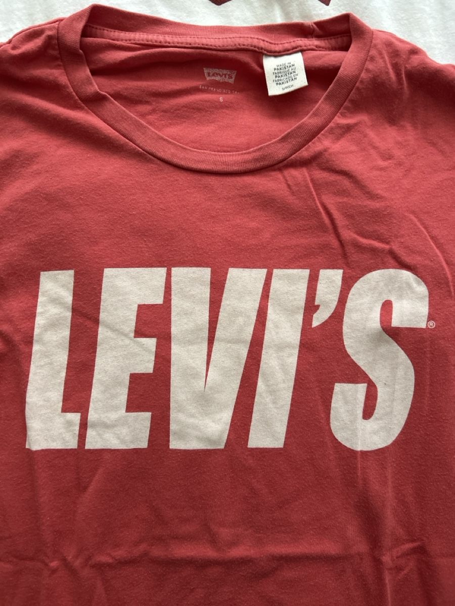 Levi's T-shirt: 2x Levis T-Shirt – Nuovo (secondo la descrizione) da Hünenberg See venduto da nca_dmg6 1
