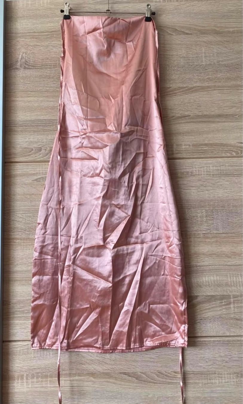 Vestiti: Robe en satin rose – Nuovo (secondo la descrizione) da Montreux venduto da Izapeche811 1