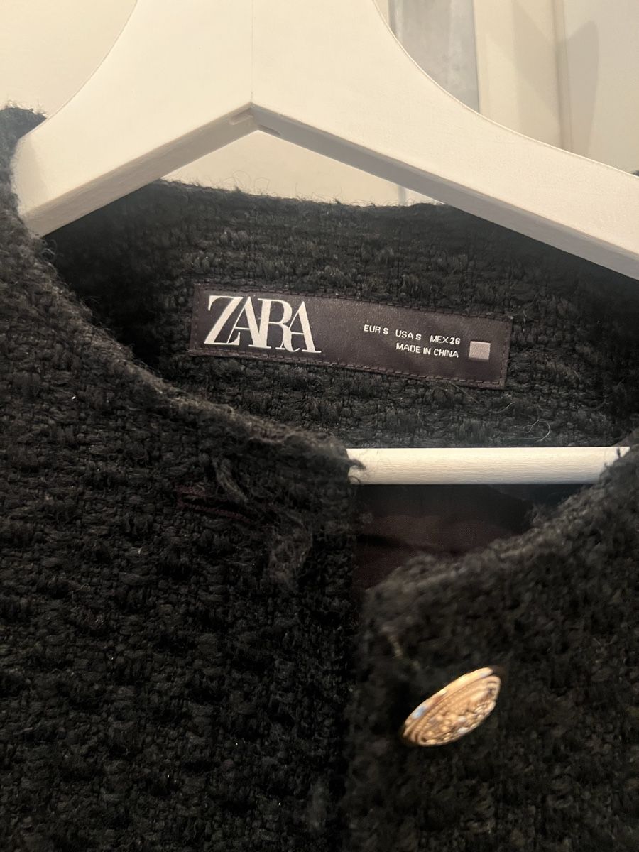Zara Giacche: Zara Tweed Jacket - Black with Gold Buttons - Size S – Usato da Münchenbuchsee venduto da almapalma 1