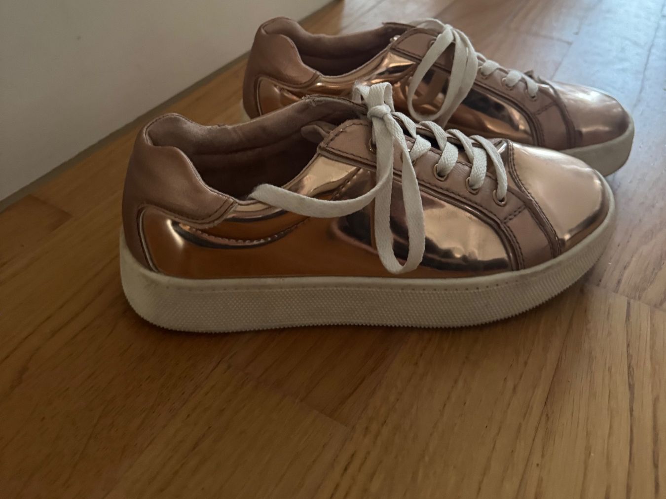 Scarpe da donna: Sneakers Roségold Damen Grösse 39 – Usato da Kradolf venduto da ij5 3