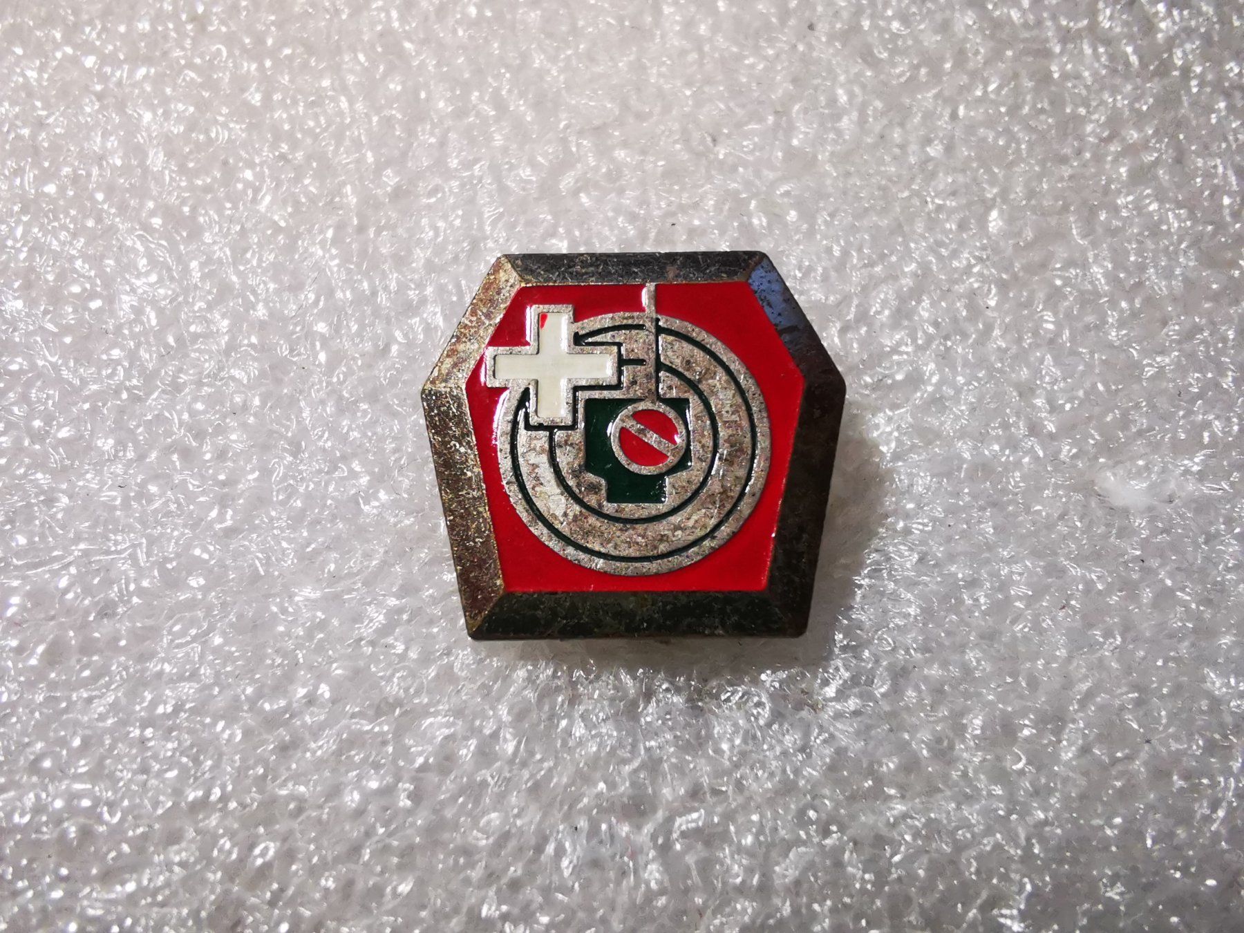 Placchette & Badge: Ansteckpin 9: – Usato da Oppligen venduto da Pin-Fall-Shop