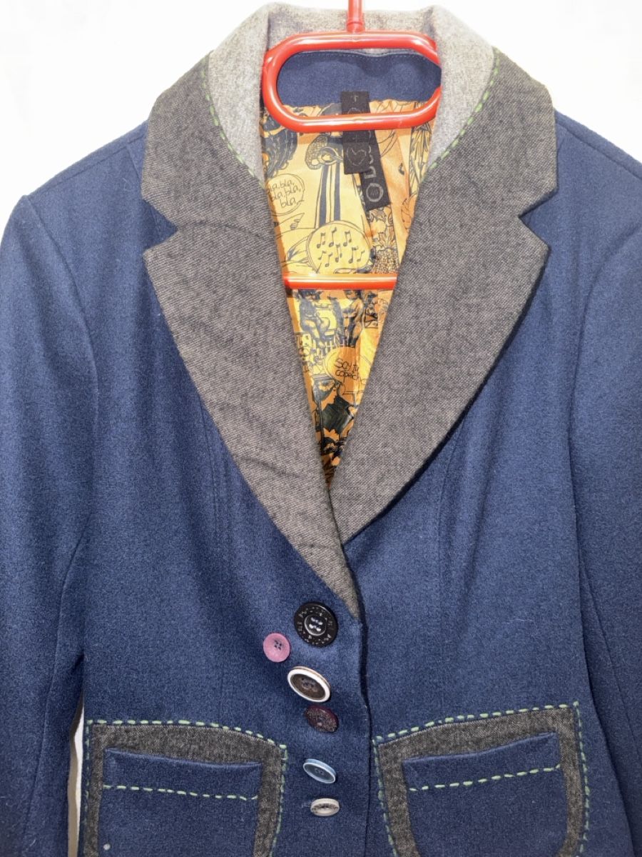 Completi & Tailleur: Desigual Blazer mit bunten Knöpfen – Usato da Hinwil venduto da zu_zuli