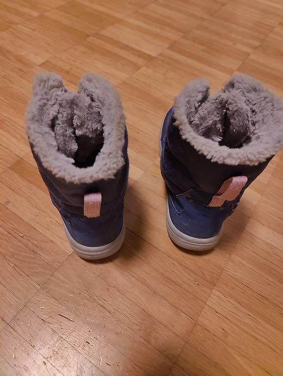 Chaussures garçon: Kinder Winterschuhe Superfit – D'occasion à Sempach par PascalZelli 1