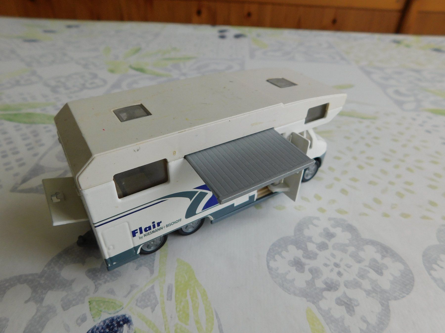 Siku Modellini d'auto: Siku Wohnmobil Flair – Usato da Strengelbach venduto da Wedi73 5