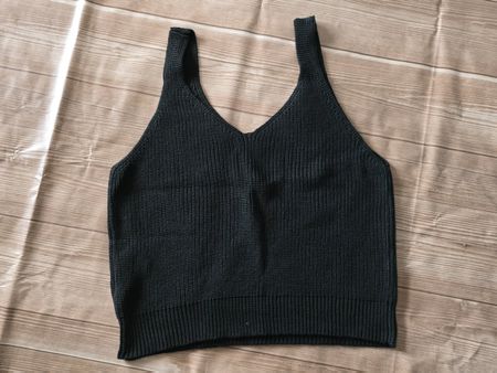​😍 Schwarzes Strick-Tanktop - L - mit V-Ausschnitt