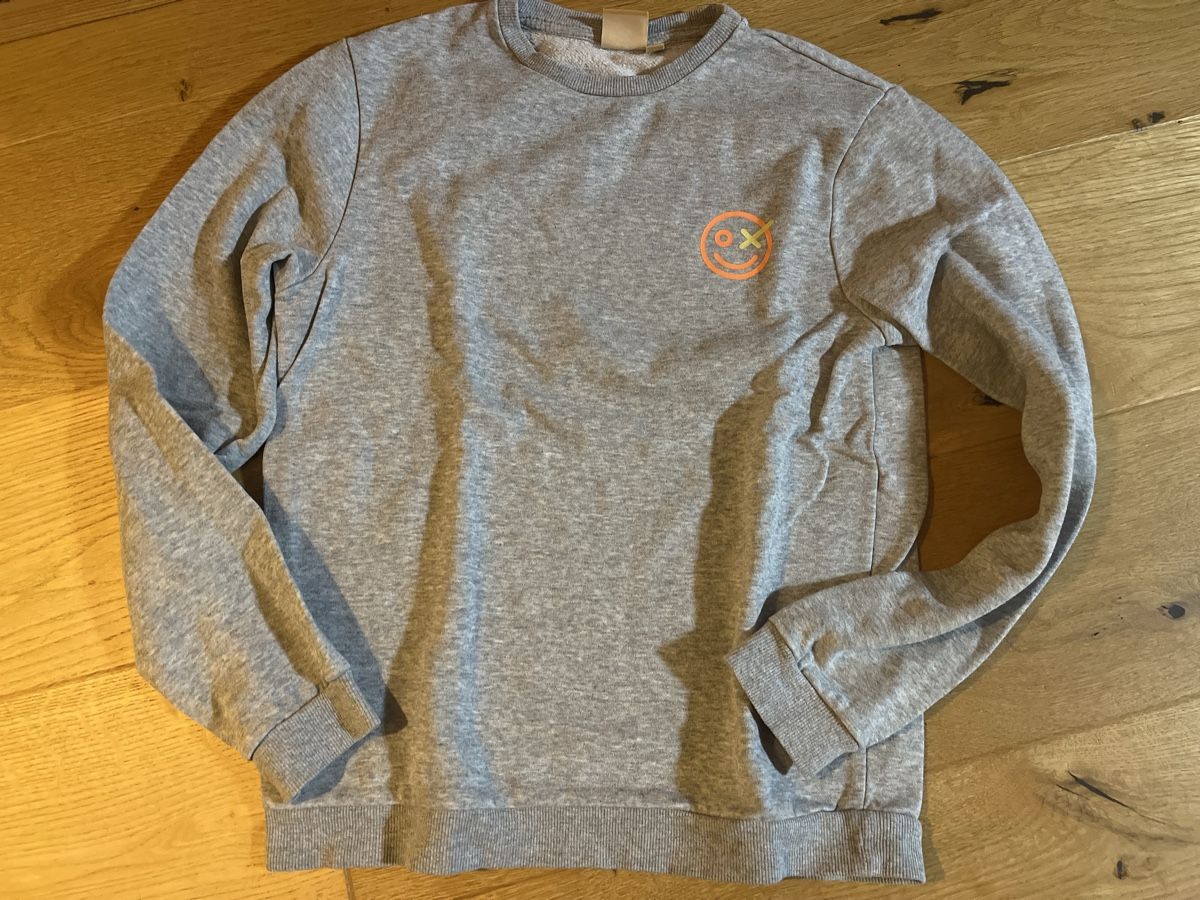 Pullover & Sweatshirts: smiley Pullover 152 – Gebraucht aus Balmberg von Berglihof
