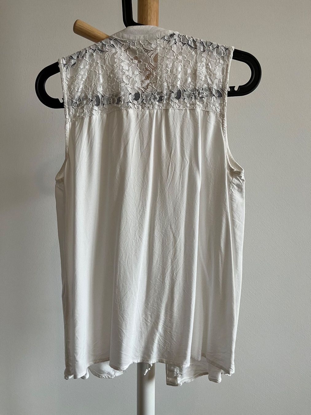 Blusen: Weisse Bluse ärmellos 34 – Neu (gemäss Beschreibung) aus Zürich von car_cr6w 1