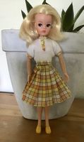 Lovely Lively Sindy von 1975 in original Outfit