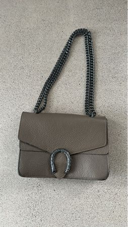 Edle Tasche mit Schnalle