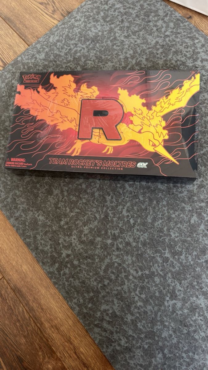 Pokémon Carte collezionabili: Team Rocket's Moltres ex Ultra Premium Collection - Sealed – Nuovo e nell'imballaggio originale da Basel venduto da rup_r2m2