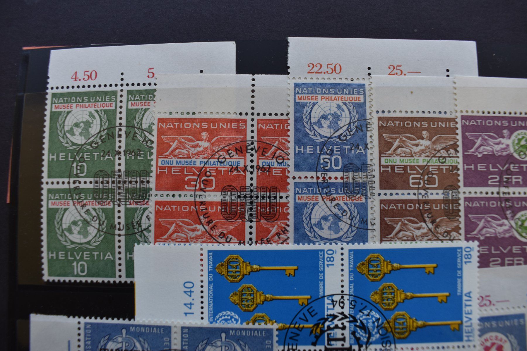 Tutti i francobolli: 10 UNO 4er Blöcke       B1208X – Usato da Bettingen venduto da Gluscht-Oase 1