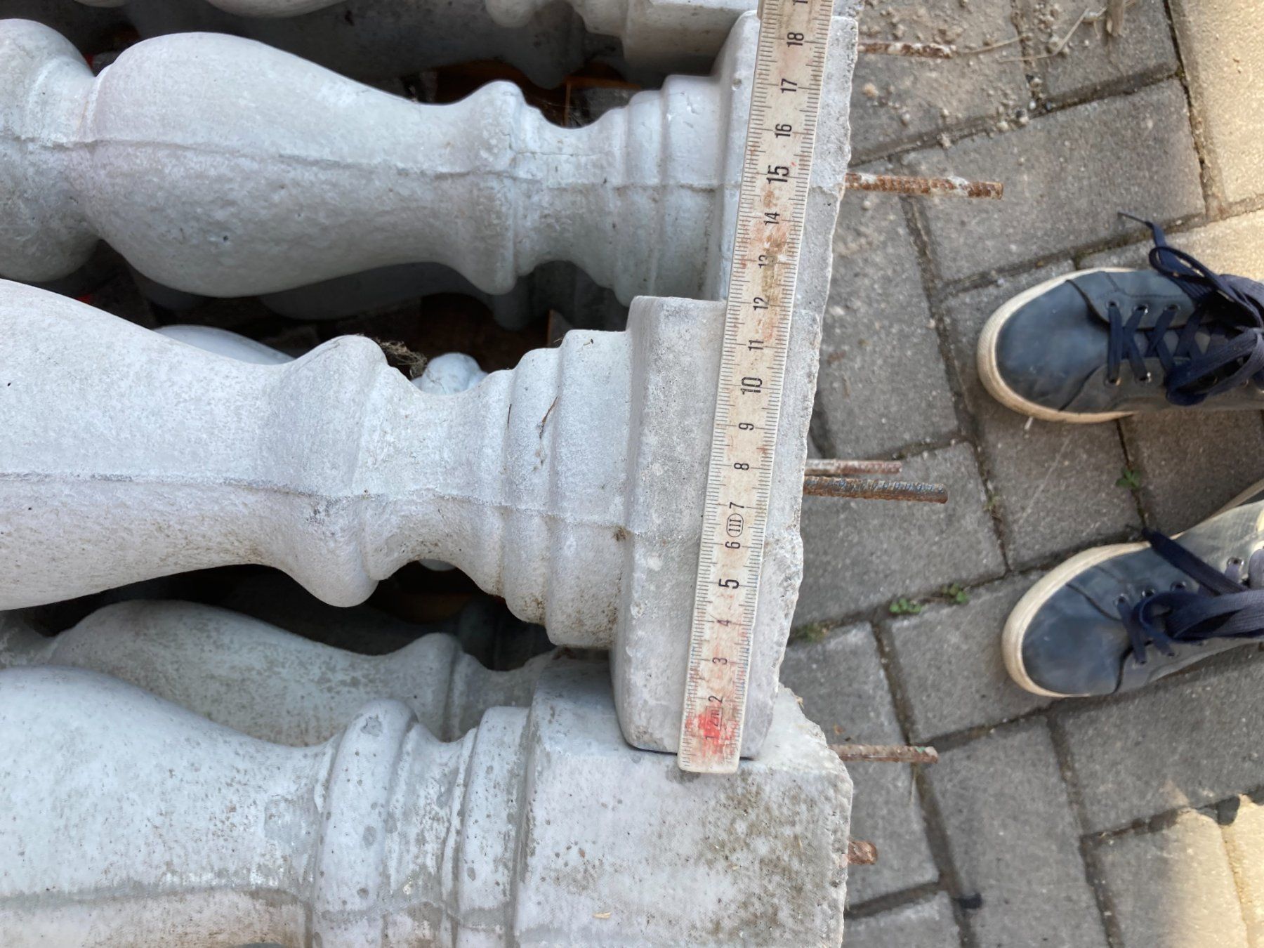 Geländer: Beton-Balustraden – Neu (gemäss Beschreibung) aus Eschenbach SG von Cswiss229 6
