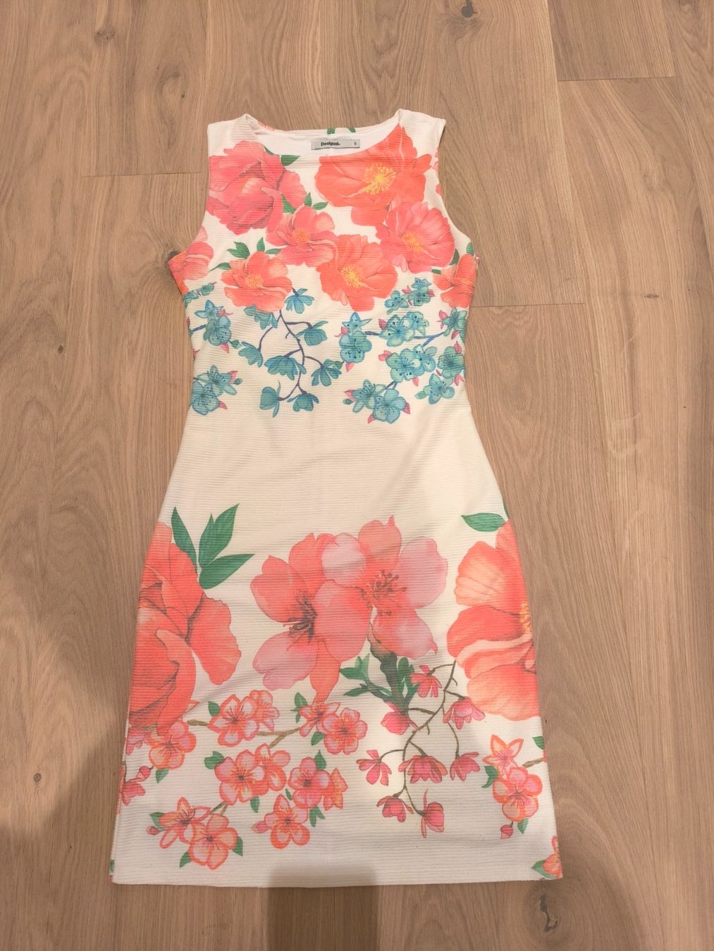 Desigual Robes: Desigual Kleid . Gr. S. – D'occasion à Rüti ZH par ZH70