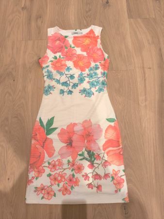 Desigual Kleid Blumenmuster weiss Grösse e S gebraucht