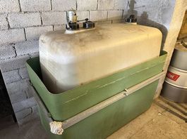 Cisterna 1100l con vasca di contenimento