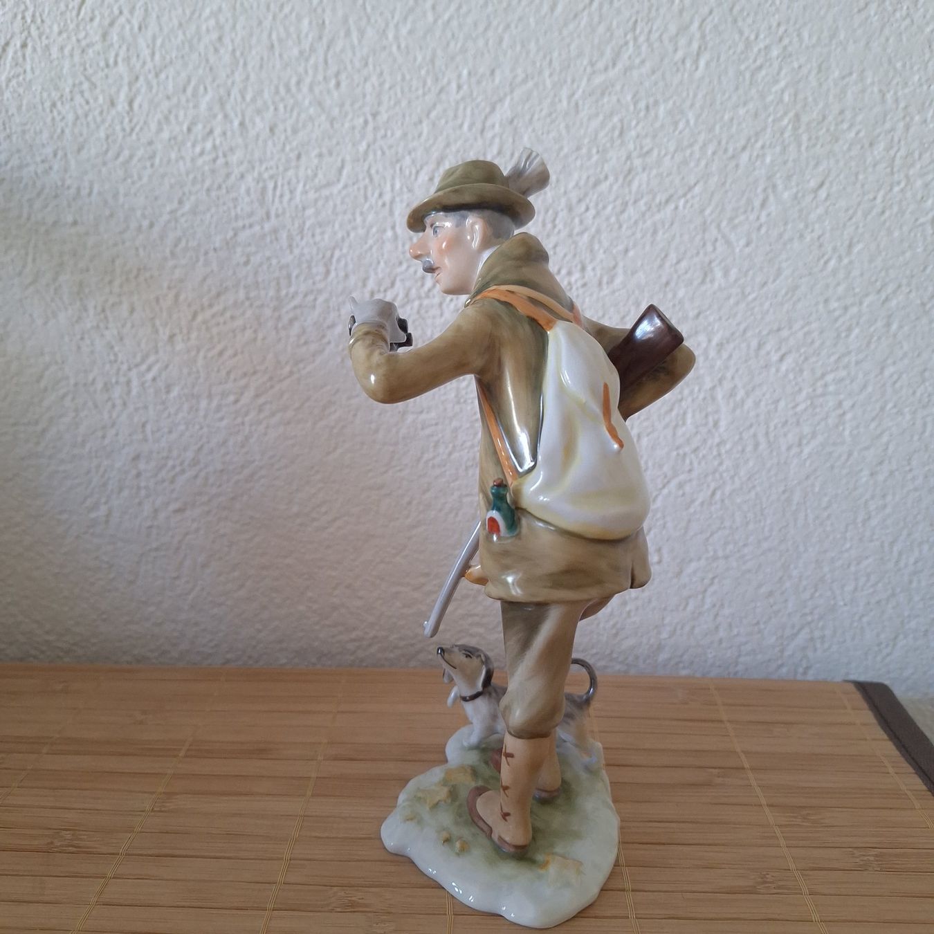 Statuette: Alka, Porzellan Figur, Jäger – Usato da Winterthur venduto da ric_rl7n 1