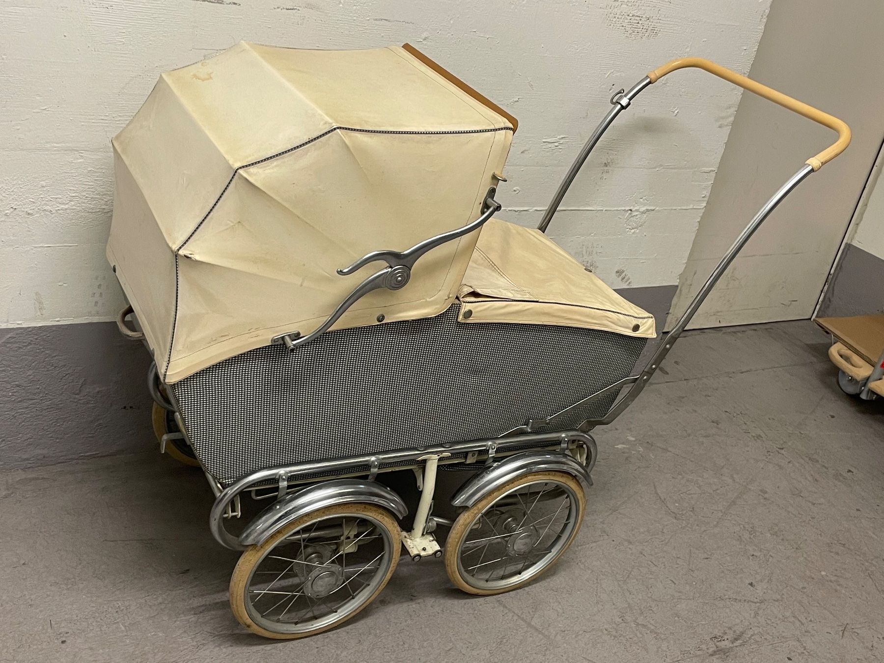 Carrozzine: Vintage Baby-/Kinderwagen – Usato da Zürich venduto da Vintage-1993 5