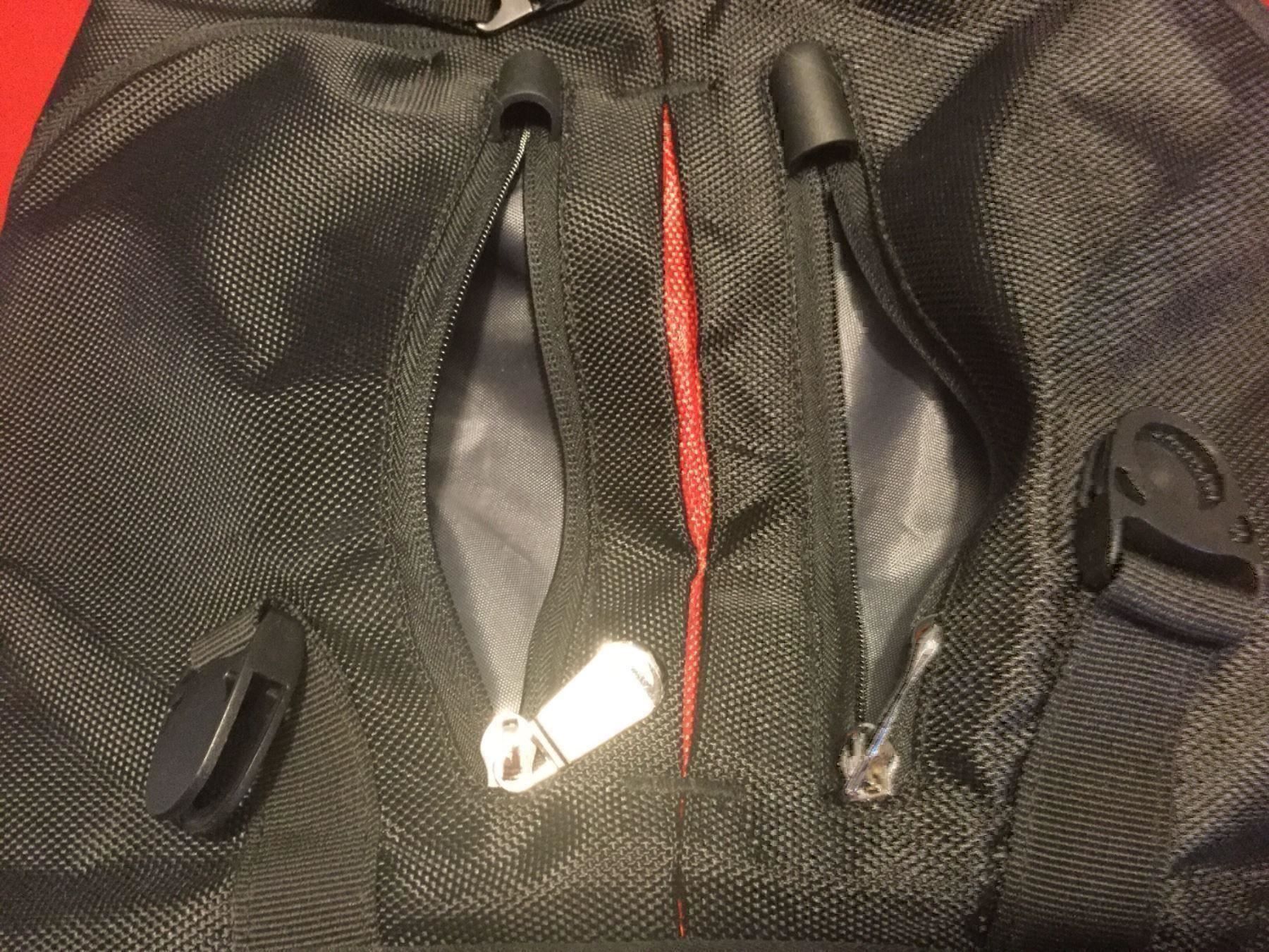 Taschen: SAC POUR APPAREIL PHOTO – Gebraucht aus Brügg BE von traindenuit 2