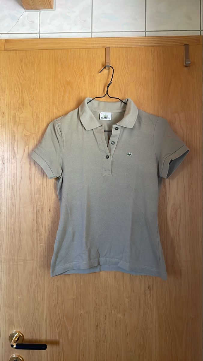 Lacoste Polos: Polo Lacoste Damen beige grau Grosse 38  – D'occasion à Alpnachstad par Nicolyn56