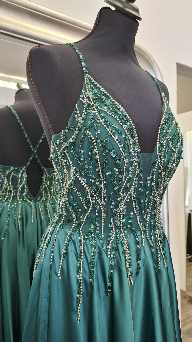 Robes: Abendkleid Satin Green  – Neuf (Voir description) à Uster par VMT. 2