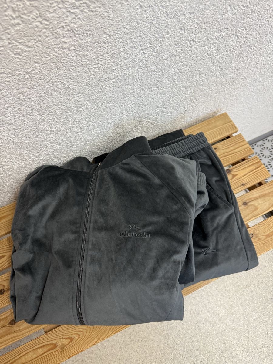 Lotti di vestiti: OLAKALA Tracksuit – Nuovo e nell'imballaggio originale da Biel/Bienne venduto da lichterhoh 1