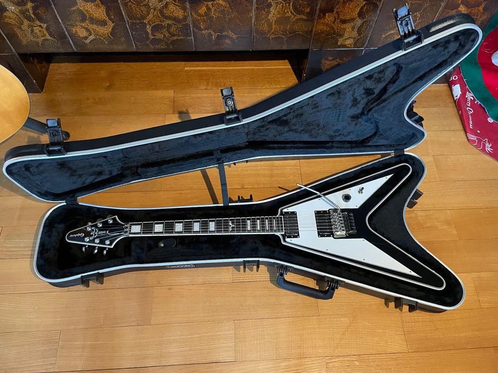 Epiphone richie faulkner signature deals flying v