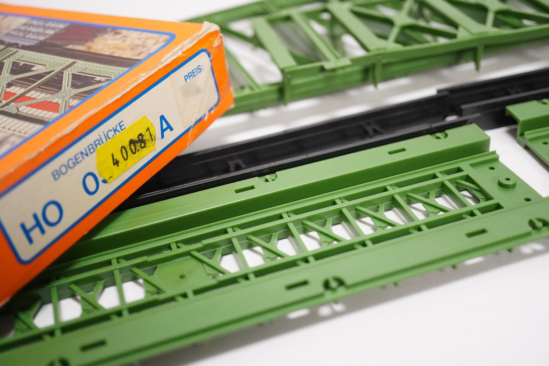 Roco Modellini di ferrovie: 2∑ Roco 40081 Bogenbrückenbausatz – Usato da Uetendorf venduto da tigermuegi