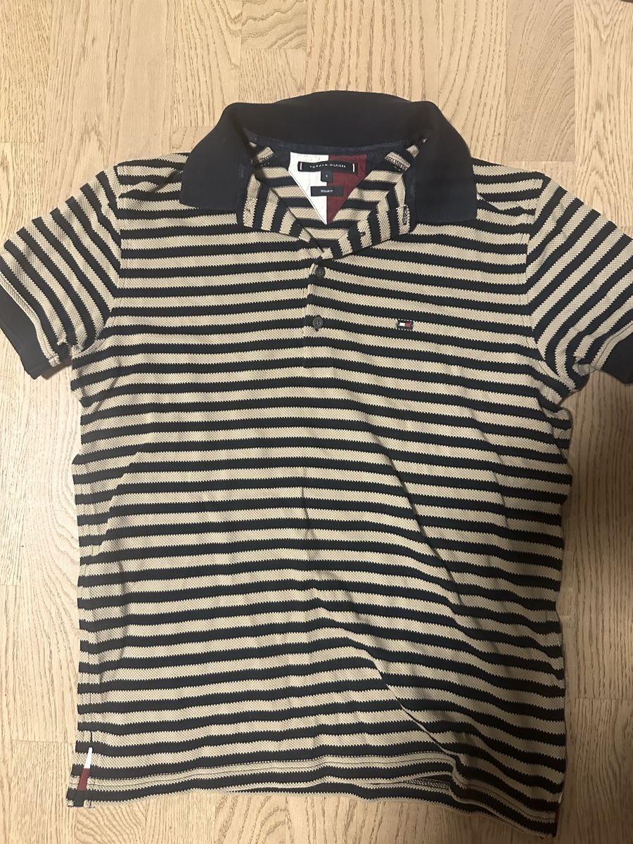 Tommy Hilfiger Magliette Polo: Tommy Hilfiger Polo S neuwertig – Nuovo (secondo la descrizione) da Männedorf venduto da willywonka14