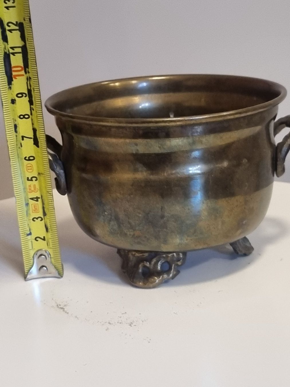 Vasi per fiori: Vintage Messing Cachepot auf Füssen, Indien – Usato da Scharnachtal venduto da devin03 9