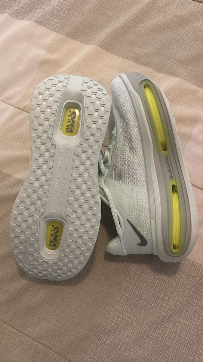 Nike Scarpe da uomo: Nike Vomero Premium Green/White – Nuovo e nell'imballaggio originale da Oberrieden venduto da jon_5cl2 2