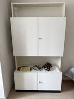 Schrank weiss, mehrere Fächer