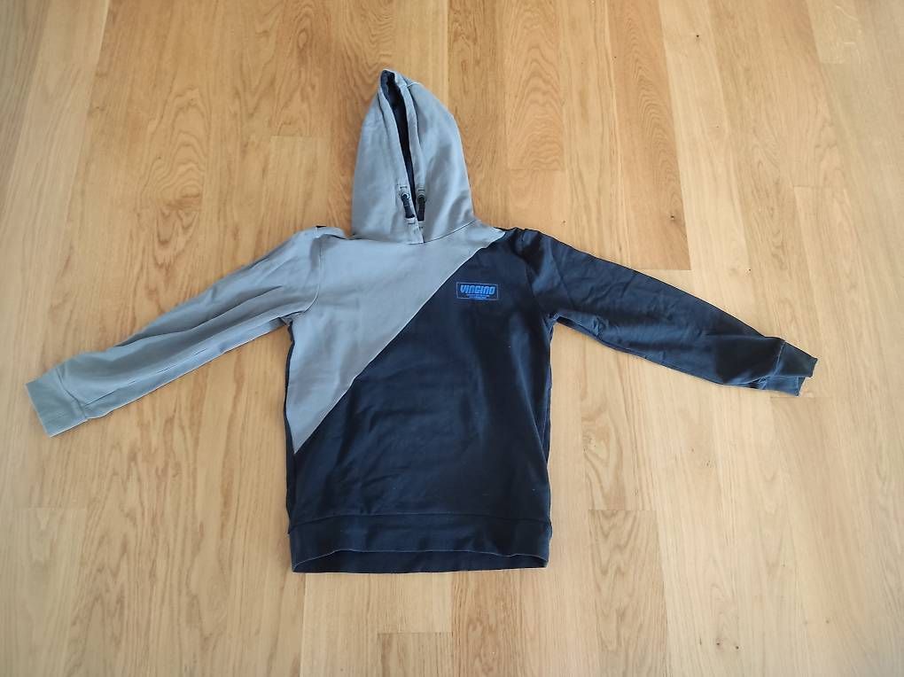 Pullover & Sweatshirts: Kapuzenhoodie in Gr. 152 – Gebraucht aus Zürich von svi_dkg2
