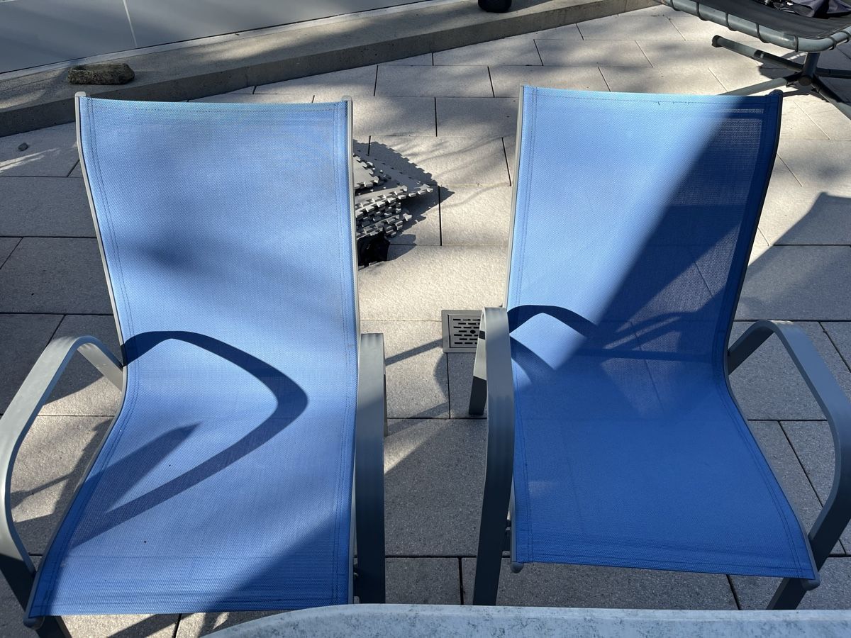 Set di tavolo e panche: Tisch- und Stuhlset – Usato da Winterthur venduto da e_u_f8l2 8