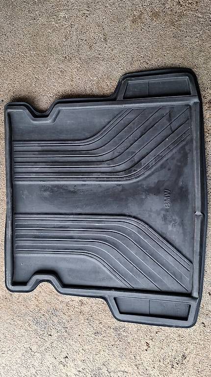 Teppiche / Matten: Kofferraumeinlage Original BMW  – Gebraucht aus Ebikon von Magicsilver