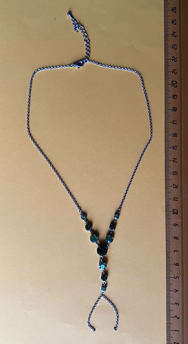 Catenine: Hübsche Kette mit grünen Steinen – Usato da Aarau venduto da luck123 1