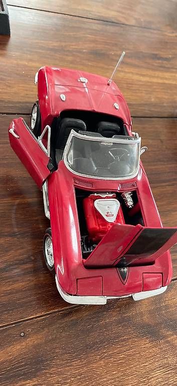 Modellini d'auto: Div. Modellautos 1:18 von Burago – Usato da Gelterkinden venduto da hel_j2b6 3