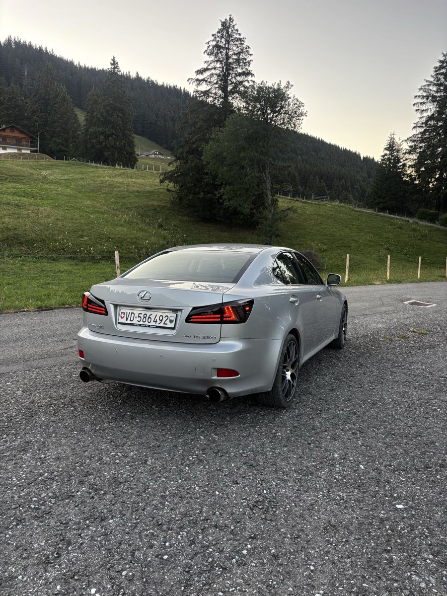 Lexus Automobili: Lexus IS 250 AWD – Usato da Le Pâquier-Montbarry venduto da dro_z7lz 6