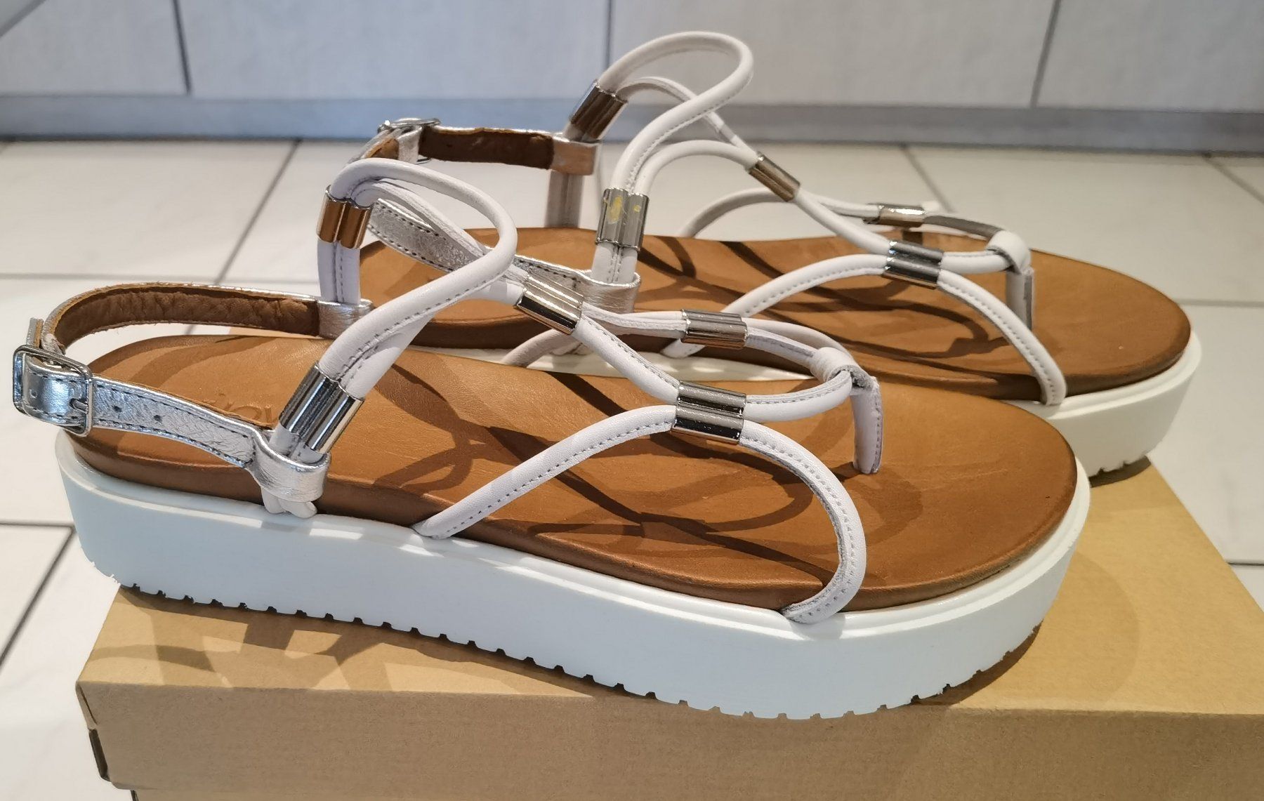 Scarpe da donna: Leder Sandalen Gr. 37 – Nuovo e nell'imballaggio originale da Uerkheim venduto da Justi.y